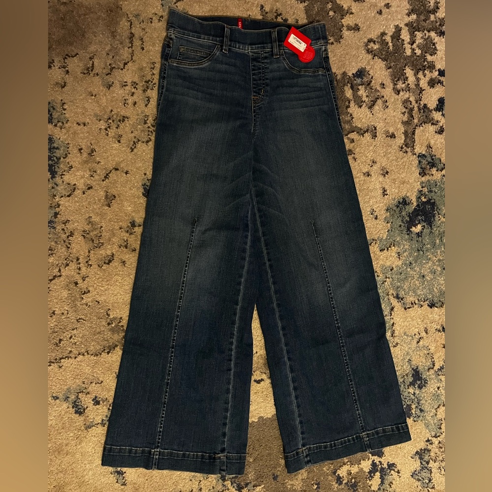 SPANX New Wideleg Front Seam Jeans 
Size Medium - Petite
 Vintage Indigo Color